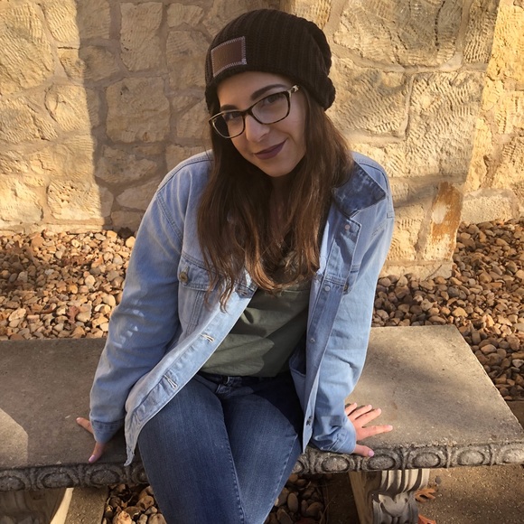 Meet your Posher, Erica - Picture 1 of 1